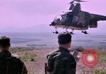 Image Croix-Rouge filles Phu Cat Vietnam, 1968, de la seconde 19 séquences d'archives historiques vidéo 65675025467