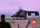 Image Croix-Rouge filles Phu Cat Vietnam, 1968, de la seconde 27 séquences d'archives historiques vidéo 65675025467