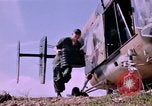 Image Croix-Rouge filles Phu Cat Vietnam, 1968, de la seconde 28 séquences d'archives historiques vidéo 65675025467