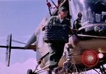 Image Croix-Rouge filles Phu Cat Vietnam, 1968, de la seconde 30 séquences d'archives historiques vidéo 65675025467