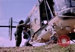 Image Croix-Rouge filles Phu Cat Vietnam, 1968, de la seconde 34 séquences d'archives historiques vidéo 65675025467