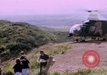 Image Croix-Rouge filles Phu Cat Vietnam, 1968, de la seconde 59 séquences d'archives historiques vidéo 65675025467