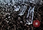 Standbild Schutz gegen Nerv agent Spray attack United States USA, 1968, aus Sekunde 11 historischem Filmmaterial Videoclip 65675025477