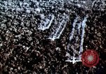 Standbild Schutz gegen Nerv agent Spray attack United States USA, 1968, aus Sekunde 12 historischem Filmmaterial Videoclip 65675025477