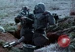Standbild Schutz gegen Nerv agent Spray attack United States USA, 1968, aus Sekunde 32 historischem Filmmaterial Videoclip 65675025477