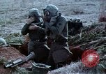 Standbild Schutz gegen Nerv agent Spray attack United States USA, 1968, aus Sekunde 34 historischem Filmmaterial Videoclip 65675025477