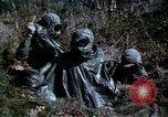 Standbild Schutz gegen Nerv agent Spray attack United States USA, 1968, aus Sekunde 45 historischem Filmmaterial Videoclip 65675025477