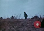 Standbild Schutz gegen Nerv agent Spray attack United States USA, 1968, aus Sekunde 50 historischem Filmmaterial Videoclip 65675025477