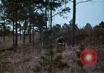 Standbild Schutz gegen Nerv agent Spray attack United States USA, 1968, aus Sekunde 60 historischem Filmmaterial Videoclip 65675025477