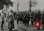 Standbild Deutsche Infanterie Manöver Ersten Weltkrieg Europa, 1915, aus Sekunde 1 historischem Filmmaterial Videoclip 65675025495