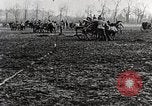 Standbild Deutsche Infanterie Manöver Ersten Weltkrieg Europa, 1915, aus Sekunde 46 historischem Filmmaterial Videoclip 65675025495