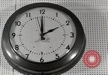 Standbild Voice of America beginnt Rundfunk Onna Okinawa Japan, 1953, aus Sekunde 15 historischem Filmmaterial Videoclip 65675025499