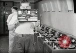Image station de relais de la voix de l'Amérique en fonctionnement Onna Okinawa au Japon, 1953, de la seconde 3 séquences d'archives historiques vidéo 65675025501