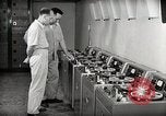 Image station de relais de la voix de l'Amérique en fonctionnement Onna Okinawa au Japon, 1953, de la seconde 8 séquences d'archives historiques vidéo 65675025501