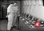 Image station de relais de la voix de l'Amérique en fonctionnement Onna Okinawa au Japon, 1953, de la seconde 10 séquences d'archives historiques vidéo 65675025501