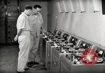 Image station de relais de la voix de l'Amérique en fonctionnement Onna Okinawa au Japon, 1953, de la seconde 11 séquences d'archives historiques vidéo 65675025501