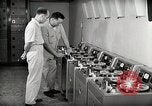 Image station de relais de la voix de l'Amérique en fonctionnement Onna Okinawa au Japon, 1953, de la seconde 13 séquences d'archives historiques vidéo 65675025501