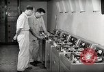 Image station de relais de la voix de l'Amérique en fonctionnement Onna Okinawa au Japon, 1953, de la seconde 14 séquences d'archives historiques vidéo 65675025501