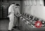 Image station de relais de la voix de l'Amérique en fonctionnement Onna Okinawa au Japon, 1953, de la seconde 15 séquences d'archives historiques vidéo 65675025501