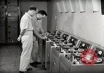 Image station de relais de la voix de l'Amérique en fonctionnement Onna Okinawa au Japon, 1953, de la seconde 17 séquences d'archives historiques vidéo 65675025501