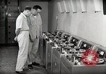 Image station de relais de la voix de l'Amérique en fonctionnement Onna Okinawa au Japon, 1953, de la seconde 22 séquences d'archives historiques vidéo 65675025501