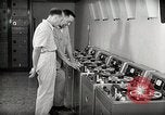 Image station de relais de la voix de l'Amérique en fonctionnement Onna Okinawa au Japon, 1953, de la seconde 29 séquences d'archives historiques vidéo 65675025501