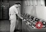 Image station de relais de la voix de l'Amérique en fonctionnement Onna Okinawa au Japon, 1953, de la seconde 31 séquences d'archives historiques vidéo 65675025501