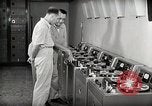 Image station de relais de la voix de l'Amérique en fonctionnement Onna Okinawa au Japon, 1953, de la seconde 44 séquences d'archives historiques vidéo 65675025501