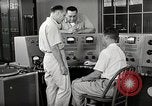 Image Voice of America relais de diffusion des activités de la station Onna Okinawa au Japon, 1953, de la seconde 18 séquences d'archives historiques vidéo 65675025502