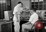 Image Voice of America relais de diffusion des activités de la station Onna Okinawa au Japon, 1953, de la seconde 24 séquences d'archives historiques vidéo 65675025502