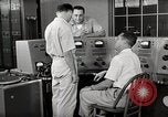 Image Voice of America relais de diffusion des activités de la station Onna Okinawa au Japon, 1953, de la seconde 27 séquences d'archives historiques vidéo 65675025502