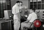Image Voice of America relais de diffusion des activités de la station Onna Okinawa au Japon, 1953, de la seconde 30 séquences d'archives historiques vidéo 65675025502