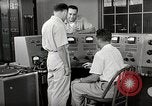 Image Voice of America relais de diffusion des activités de la station Onna Okinawa au Japon, 1953, de la seconde 32 séquences d'archives historiques vidéo 65675025502