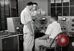 Image Voice of America relais de diffusion des activités de la station Onna Okinawa au Japon, 1953, de la seconde 34 séquences d'archives historiques vidéo 65675025502