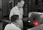 Image Voice of America relais de diffusion des activités de la station Onna Okinawa au Japon, 1953, de la seconde 39 séquences d'archives historiques vidéo 65675025502