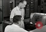 Image Voice of America relais de diffusion des activités de la station Onna Okinawa au Japon, 1953, de la seconde 40 séquences d'archives historiques vidéo 65675025502