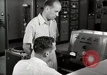 Image Voice of America relais de diffusion des activités de la station Onna Okinawa au Japon, 1953, de la seconde 42 séquences d'archives historiques vidéo 65675025502