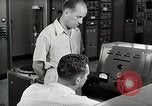 Image Voice of America relais de diffusion des activités de la station Onna Okinawa au Japon, 1953, de la seconde 44 séquences d'archives historiques vidéo 65675025502