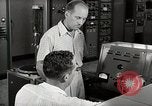 Image Voice of America relais de diffusion des activités de la station Onna Okinawa au Japon, 1953, de la seconde 48 séquences d'archives historiques vidéo 65675025502