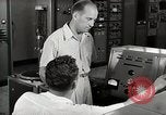 Image Voice of America relais de diffusion des activités de la station Onna Okinawa au Japon, 1953, de la seconde 51 séquences d'archives historiques vidéo 65675025502
