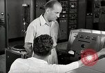 Image Voice of America relais de diffusion des activités de la station Onna Okinawa au Japon, 1953, de la seconde 53 séquences d'archives historiques vidéo 65675025502