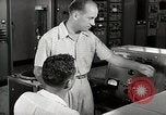 Image Voice of America relais de diffusion des activités de la station Onna Okinawa au Japon, 1953, de la seconde 54 séquences d'archives historiques vidéo 65675025502