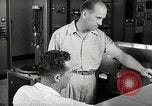 Image Voice of America relais de diffusion des activités de la station Onna Okinawa au Japon, 1953, de la seconde 56 séquences d'archives historiques vidéo 65675025502
