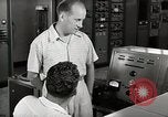Image Voice of America relais de diffusion des activités de la station Onna Okinawa au Japon, 1953, de la seconde 59 séquences d'archives historiques vidéo 65675025502