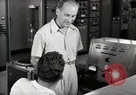 Image Voice of America relais de diffusion des activités de la station Onna Okinawa au Japon, 1953, de la seconde 62 séquences d'archives historiques vidéo 65675025502