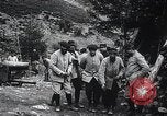 Standbild französischen Truppen mit einem großen graben Mörtel Frankreich, 1916, aus Sekunde 7 historischem Filmmaterial Videoclip 65675025513
