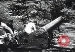 Standbild französischen Truppen mit einem großen graben Mörtel Frankreich, 1916, aus Sekunde 17 historischem Filmmaterial Videoclip 65675025513