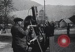 Standbild französische Artilleristen betreiben ein anti-aircraft maschinengewehr Frankreich, 1916, aus Sekunde 11 historischem Filmmaterial Videoclip 65675025514