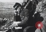 Standbild französischen Soldaten der Kommunikation per Telefon Feld Frankreich, 1916, aus Sekunde 18 historischem Filmmaterial Videoclip 65675025515