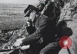Standbild französischen Soldaten der Kommunikation per Telefon Feld Frankreich, 1916, aus Sekunde 21 historischem Filmmaterial Videoclip 65675025515